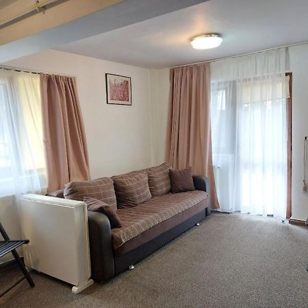 Vila Foc Alb Apartamente-บุชเตนี ภายนอก รูปภาพ