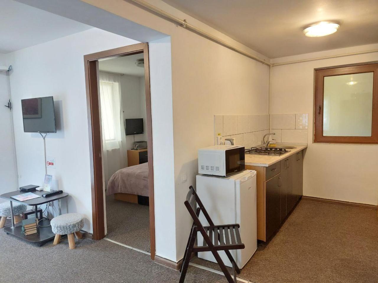 Vila Foc Alb Apartamente-บุชเตนี ภายนอก รูปภาพ